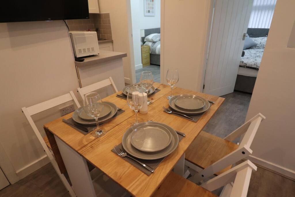 Cosy Two Bedroom First Floor Apartment Birmingham Exterior photo